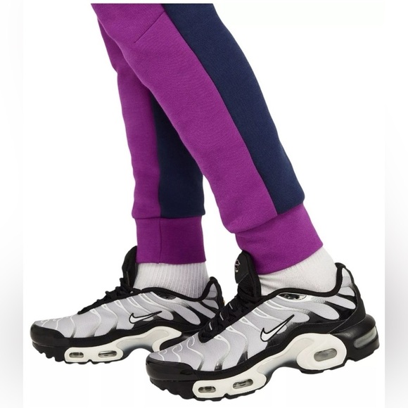 Kids Nike Tech Fleece Bold Berry Pants Size L. NWT! - Picture 6 of 8